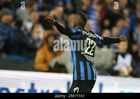 20150429 - BRUGGE, BELGIQUE : le club José Izquierdo fête ses heures après avoir marqué le match de la Jupiler Pro League entre le club Brugge et Charleroi, à Brugge, le mercredi 29 avril 2015, le cinquième jour de la Play-off 1. BELGA PHOTO BRUNO FAHY Banque D'Images