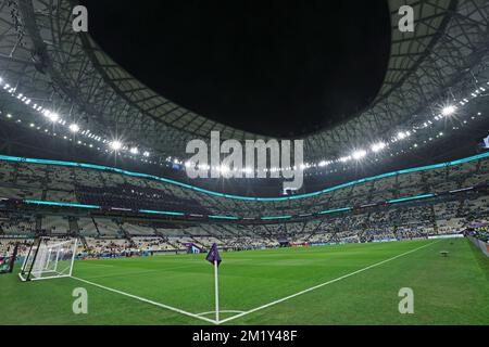 Stade emblématique de Lusail, Lusail, Qatar. 13th décembre 2022. Demi-finale de football de la coupe du monde de la FIFA, Argentine contre Croatie; vue intérieure de l'Estádio Lusail Credit: Action plus Sports/Alamy Live News Banque D'Images