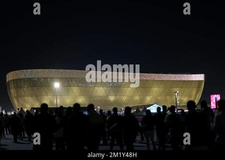 Stade emblématique de Lusail, Lusail, Qatar. 13th décembre 2022. Demi-finale de football de la coupe du monde de la FIFA, Argentine contre Croatie; vue extérieure de l'Estádio Lusail Credit: Action plus Sports/Alamy Live News Banque D'Images