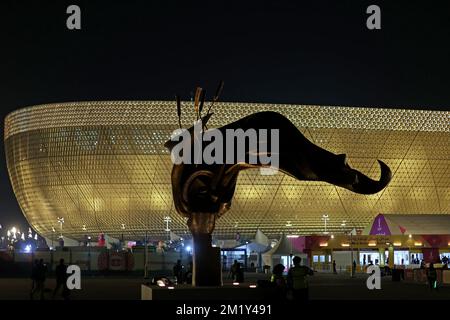 Stade emblématique de Lusail, Lusail, Qatar. 13th décembre 2022. Demi-finale de football de la coupe du monde de la FIFA, Argentine contre Croatie; vue extérieure de l'Estádio Lusail Credit: Action plus Sports/Alamy Live News Banque D'Images