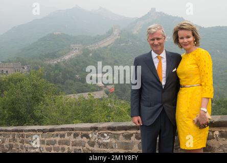 20150623 - BEIJING, CHINE: Roi Philippe - Filip et la reine Mathilde de Belgique photographiés lors d'une visite à la Grande Muraille de Chine, à Pékin, le quatrième jour d'une visite royale en Chine, mardi 23 juin 2015, en Chine. BELGA PHOTO BENOIT DOPPAGNE Banque D'Images