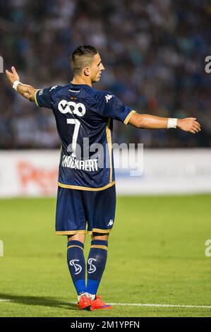 20150806 - LIEGE, BELGIQUE: Anthony Knockaert de Standard semble abattu lors d'un match de retour du troisième tour préliminaire de la Ligue Europa de l'UEFA entre le club de football bosniaque FK Zeljeznicar et l'équipe belge de football de première ligue Standard de Liège dans le stade Asim Ferhatovic Hase à Sarajevo, Bosnie-Herzégovine, jeudi 06 août 2015. Standard remporte le premier match 2-1. BELGA PHOTO LAURIE DIEFFEMBACQ Banque D'Images