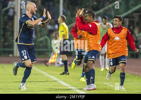 20150806 - LIEGE, BELGIQUE : Jelle Van Damme de Standard célèbre après avoir marqué lors d'un match retour de la troisième partie préliminaire de la Ligue Europa de l'UEFA entre le club de football bosniaque FK Zeljeznicar et l'équipe de football belge de première ligue Standard de Liège dans le stade Asim Ferhatovic Hase à Sarajevo, Bosnie-Herzégovine, jeudi 06 août 2015. Standard remporte le premier match 2-1. BELGA PHOTO LAURIE DIEFFEMBACQ Banque D'Images