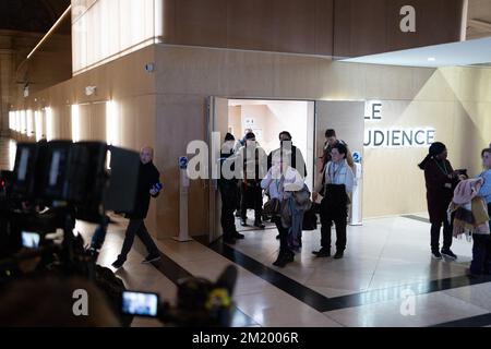 Vue générale de l'entrée du procès pour l'attentat de 2016 à Nice, sur 13 décembre 2022 au palais de justice de Paris, alors qu'elle part après que le tribunal a ordonné des peines de prison pour huit suspects inculpés lors de l'attentat terroriste de 2016 à Nice, Où un suspect agresseur islamiste a labouré son camion dans une foule célébrant la fête nationale de 14 juillet. Deux hommes ont été condamnés à la peine la plus sévère de 18 ans derrière les barreaux pour avoir aidé Mohamed Lahouaiej-Bouhlel, un habitant tunisien de 31 ans, à préparer une attaque qui a tué 86 personnes et blessé plus de 450 personnes dans un rempart de quatre minutes sur un remblai de bord de mer Banque D'Images