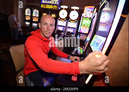 20150914 - LAS VEGAS, Etats-Unis: Belge Sven Nys joue un jeu de casino avant une session d'entraînement avant la première étape de la coupe du monde UCI cyclocross, lundi 14 septembre 2015 à Las Vegas, Nevada, Etats-Unis. BELGA PHOTO DAVID STOCKMAN Banque D'Images