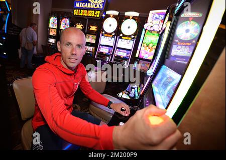 20150914 - LAS VEGAS, Etats-Unis: Belge Sven Nys joue un jeu de casino avant une session d'entraînement avant la première étape de la coupe du monde UCI cyclocross, lundi 14 septembre 2015 à Las Vegas, Nevada, Etats-Unis. BELGA PHOTO DAVID STOCKMAN Banque D'Images