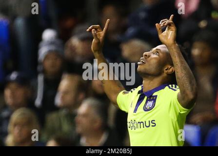 20151105 - LONDRES, ROYAUME-UNI : Imoh Ezekiel d'Anderlecht célèbre après avoir marqué pendant un match de football entre l'équipe anglaise Tottenham Hotspur F.C. et le club belge RSC Anderlecht, le jeudi 05 novembre 2015 à Londres, Royaume-Uni, le quatrième match de l'étape de groupe de l'UEFA Europa League dans le groupe J. BELGA PHOTO VIRGINIE LEFOUR Banque D'Images