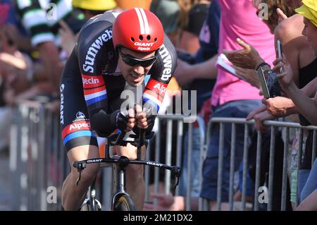 Dutch Tom Dumoulin de Team Giant-Alpecin photographié en action lors de la première étape de l'édition 99th de la course de vélo Giro d'Italia, un essai individuel de 9,8 km, le vendredi 06 mai 2016, à Apeldoorn, aux pays-Bas. Banque D'Images
