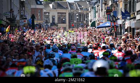 L'illustration montre le début de la troisième étape de l'édition 99th de la course de vélo Giro d'Italia, 190km de Nimègue à Arnhem, pays-Bas, le dimanche 08 mai 2016. Banque D'Images