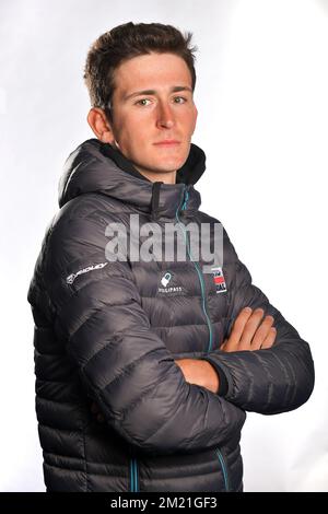 Le Belge Tiesj Benoot de Lotto Soudal pose pour le photographe avant la présentation des équipes pour la course cycliste Baloise Belgium Tour, mardi 24 mai 2016, à Beveren. Banque D'Images