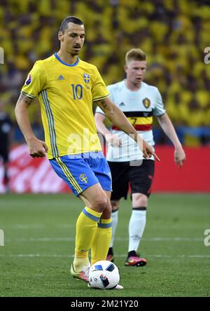 Zlatan Ibrahimovic de Suède photographié en action lors d'un match de football entre l'équipe nationale belge Red Devils et la Suède, dans le groupe E de l'étape de groupe des Championnats d'Europe Euro 2016 de l'UEFA, le mercredi 22 juin 2016, à Nice, en France. Banque D'Images