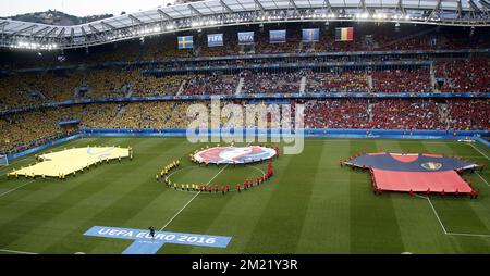 Le début d'un match de football entre l'équipe nationale belge de football Red Devils et la Suède, dans le groupe E de l'étape de groupe des Championnats d'Europe de l'UEFA Euro 2016, le mercredi 22 juin 2016, à Nice, en France. Banque D'Images