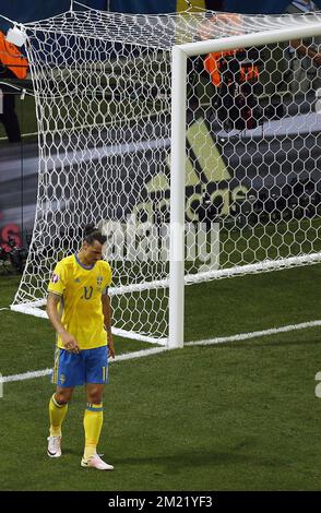 Zlatan Ibrahimovic, de Suède, photographié lors d'un match de football entre l'équipe nationale belge Red Devils et la Suède, dans le groupe E de l'étape de groupe des Championnats d'Europe Euro 2016 de l'UEFA, le mercredi 22 juin 2016, à Nice, en France. Banque D'Images