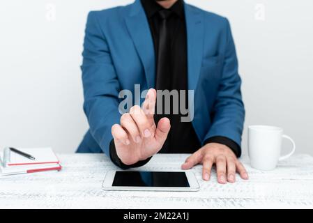 Présentation de la technologie de communication smartphone voix appel vidéo rédaction de notes importantes entretien de travail Global Connectivity donner des conseils conférences Banque D'Images