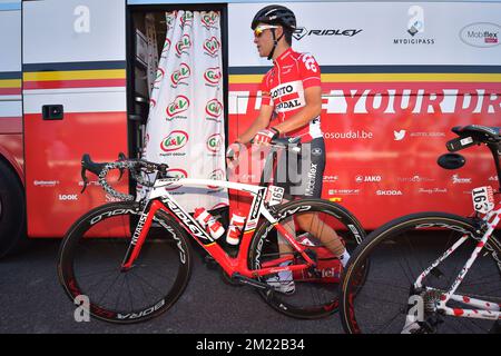 Français Tony Gallopin de Lotto Soudal photographié au début de la quatorzième étape de l'édition 103rd de la course cycliste Tour de France, 208,5km de Montélimar à Villars-les-Dombes, le samedi 16 juillet 2016. Banque D'Images