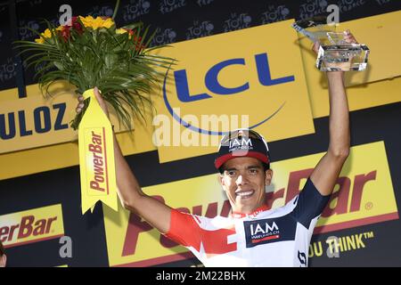 Colombien Jarlinson Pantano de l'IAM Cycling fête sur le podium après avoir remporté la quinzième étape de l'édition 103rd de la course cycliste Tour de France, 160km de Bourg-en-Bresse à Culoz, le dimanche 17 juillet 2016. Le Tour de France de cette année se déroule de 2 juillet à 24 juillet. BELGA PHOTO YORICK JANSENS Banque D'Images