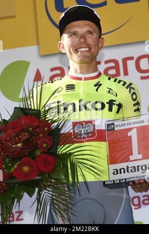 Le Rafal Majka polonais de Tinkoff célèbre sur le podium après la quinzième étape de l'édition 103rd de la course cycliste Tour de France, 160km de Bourg-en-Bresse à Culoz, le dimanche 17 juillet 2016. Le Tour de France de cette année se déroule de 2 juillet à 24 juillet. BELGA PHOTO YORICK JANSENS Banque D'Images