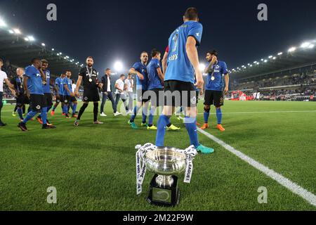 Les joueurs du Club célèbrent après avoir remporté un match de football entre le Club Brugge KV et le Standard de Liège, le match supercup entre le champion respectif de la Jupiler Pro League et les vainqueurs de la coupe belge, le samedi 23 juillet 2016, à Bruges. Banque D'Images