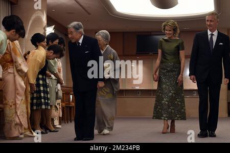 L'empereur japonais Akihito, l'Impératrice Michiko du Japon, la Reine Mathilde de Belgique et Philippe - Filip de Belgique en photo lors de la journée officielle de concert belge sur quatre d'une visite d'état au Japon des Royals belge, le jeudi 13 octobre 2016, à Tokyo, Japon. BELGA PHOTO ERIC LALMAND Banque D'Images