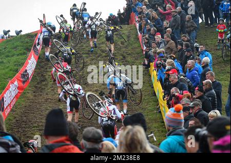 Illustration prise lors du 'Cauberg Cyclo-Cross', troisième course de la coupe du monde de Cyclocross de l'UCI, dimanche 23 octobre 2016, à Valkenburg aan de Geul, pays-Bas. BELGA PHOTO DAVID STOCKMAN Banque D'Images