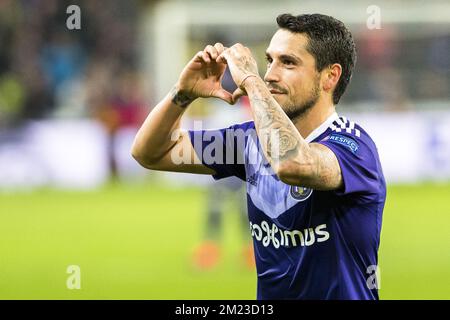 Nicolae-Claudiu Stanciu d'Anderlecht célèbre après avoir marqué un match de football entre l'équipe belge RSC Anderlecht et le club allemand 1. FSV Mainz 05, jeudi 03 novembre 2016 à Bruxelles, le quatrième match de la phase de groupe du concours Europa League dans le groupe C. BELGA PHOTO LAURIE DIEFFEMBACQ Banque D'Images