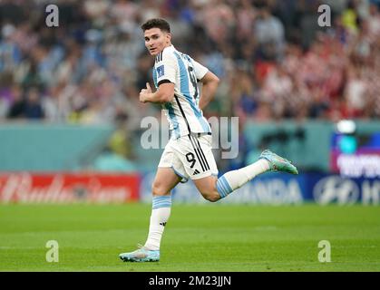 Julian Alvarez en Argentine lors du match de demi-finale de la coupe du monde de la FIFA au stade Lusail à Lusail, au Qatar. Date de la photo: Mardi 13 décembre 2022. Banque D'Images