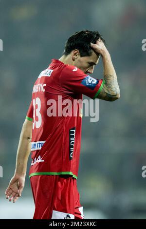 Le Zarko Tomasevic d'Ostende réagit lors du match de la Jupiler Pro League entre KV Oostende et Zulte Waregem, à Ostende, le samedi 17 décembre 2016, le jour 19 du championnat belge de football. BELGA PHOTO JASPER JACOBS Banque D'Images