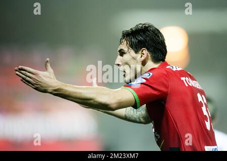 Le Zarko Tomasevic d'Ostende réagit lors du match de la Jupiler Pro League entre KV Oostende et Zulte Waregem, à Ostende, le samedi 17 décembre 2016, le jour 19 du championnat belge de football. BELGA PHOTO JASPER JACOBS Banque D'Images