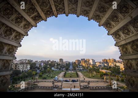 L'illustration montre une visite au Palais Baron Empain, à Heliopolis, au Caire, en Égypte, le quatrième jour d'une mission Benelux dans plusieurs pays du Moyen-Orient, dimanche 18 décembre 2016. BELGA PHOTO LAURIE DIEFFEMBACQ Banque D'Images