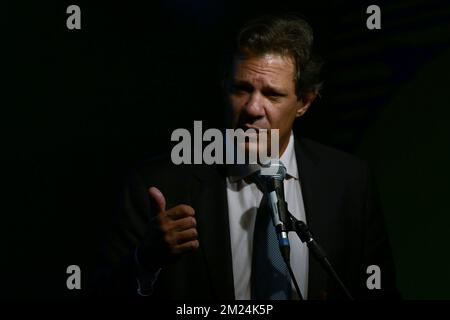 Brasilia, Brésil. 13th décembre 2022. DF - Brasilia - 12/13/2022 - BRASILIA, FERNANDO HADDAD COLLECTIVE - le futur ministre des Finances, Fernando Haddad, lors d'une conférence de presse tenue ce mardi, 13 décembre. Photo: Mateus Bonomi/AGIF/Sipa USA crédit: SIPA USA/Alay Live News Banque D'Images