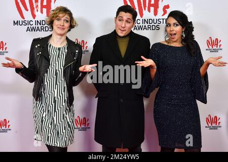 Imke courtois et Danira Boukhriss Terkessidis photographiés lors de la dixième édition du prix MIA (Music Industry Award), à Bruxelles, le jeudi 02 février 2017. Les prix Mia sont remis par le VRT et Kunstenpunt. BELGA PHOTO DIRK WAEM Banque D'Images