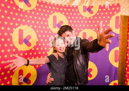 Le chanteur et présentateur de Clouseau, Koen Wauters et Zita, fille de Koen Wauters, photographiés lors du spectacle de remise des prix 'Gala van de Gouden K', organisé par la chaîne de télévision flamande pour enfants Ketnet, samedi 04 février 2017 à Bruxelles. BELGA PHOTO JAMES ARTHUR GEKIERE Banque D'Images