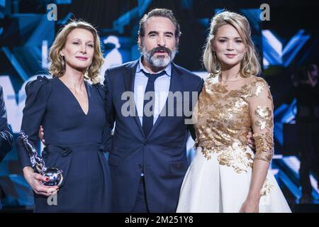 L'actrice Astrid Whettnall, l'actrice Jean Dujardin et l'actrice Virginie Efira photographiées lors de l'édition 7th de la cérémonie de remise des prix Magritte du Cinéma, samedi 04 février 2017, à Bruxelles. Les prix sont remis aux films de producteurs francophones belges. BELGA PHOTO LAURIE DIEFFEMBACQ Banque D'Images