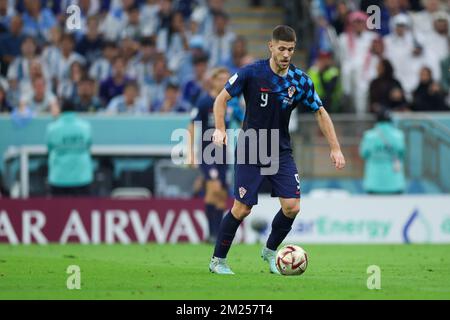 Doha, Qatar. 13th décembre 2022. DOHA, CATAR, 13.12.2022 - ARGENTINA-CROACIA - Andrej Kramaric jogador de Croacia durante partida contra Argentina valido pelas semi de final da Copa do Mundo Fifa no Lusail Iconic Stadium na cidade de Doha no Catar, 13 dezembro 2022. (Foto: William Volcov/Brazil photo Press/Fohapress) Credit: Brazil photo Press/Alay Live News Banque D'Images