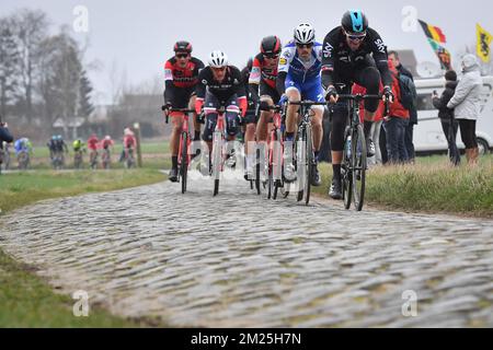 L'illustration montre l'Oude Kwaremont photographié lors de l'édition 69th de la course cycliste d'une journée Kuurne-Bruxelles-Kuurne, à 200,7 km de Kuurne à Kuurne via Bruxelles, dimanche 26 février 2017. BELGA PHOTO DAVID STOCKMAN Banque D'Images