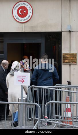 L'illustration montre l'ambassade de Turquie, le vendredi 31 mars 2017, à Bruxelles. Hier, plusieurs personnes ont été blessées lors d'un conflit entre les partisans et les opposants du président turc Recep Tayyip Erdogan. BELGA PHOTO BENOIT DOPPAGNE Banque D'Images