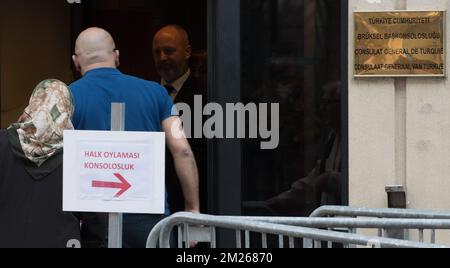 L'illustration montre l'ambassade de Turquie, le vendredi 31 mars 2017, à Bruxelles. Hier, plusieurs personnes ont été blessées lors d'un conflit entre les partisans et les opposants du président turc Recep Tayyip Erdogan. BELGA PHOTO BENOIT DOPPAGNE Banque D'Images