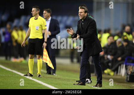 Albert Stuivenberg, entraîneur en chef de Genk, photographié lors d'un match de football entre le club espagnol Real Club Celta de Vigo et l'équipe belge KRC Genk, le jeudi 13 avril 2017, à Vigo, en Espagne, la première partie du quart de finale de la compétition Europa League. BELGA PHOTO YORICK JANSENS Banque D'Images