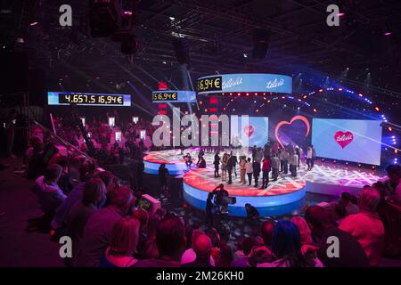 L'illustration montre la cérémonie de clôture de l'édition 29th de l'événement caritatif Televie de RTL-TVI Television, samedi 22 avril 2017, à Vilvoorde. BELGA PHOTO ANTHONY DEHEZ Banque D'Images