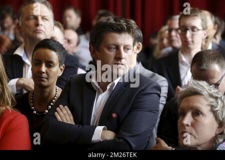 Le président de SP.a, John Crombez, a été photographié pendant les discours traditionnels de la soirée précédant le 01 mai, la Journée du travail, la Journée internationale des travailleurs, le dimanche 30 avril 2017 à Gand. BELGA PHOTO NICOLAS MATERLINCK Banque D'Images