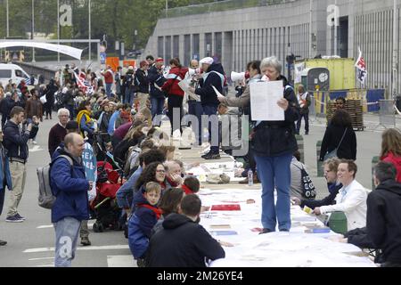 L'illustration montre la troisième édition de la Grande parade - Grande parade - Grande parade, organisée par l'initiative des citoyens Hart boven Hard - Tout autre a choisi, le dimanche 07 mai 2017, à Bruxelles. BELGA PHOTO NICOLAS MATERLINCK Banque D'Images