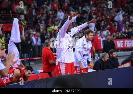 Athènes, Lombardie, Grèce. 13th décembre 2022. Les joueurs de l'Olympiacos Pirée réagissent lors du match Euroligue des compagnies aériennes turques entre Olympiacos Pirée et Fenerbahce Beko Istanbul au stade de la paix et de l'amitié sur 13 décembre 2022 au Pirée, Grèce (Credit image: © Stefanos Kyriazis/ZUMA Press Wire) Banque D'Images