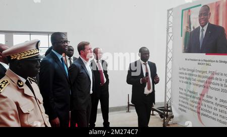 A L'ATTENTION DES ÉDITEURS - SMARTPHONE PHOTO - MEILLEURE QUALITÉ DISPONIBLE Ministre wallon Président Paul Magnette photographié lors d'une mission économique du Ministre Wallonie Président au Sénégal, le mercredi 17 mai 2017 à Dakar, Sénégal. BELGA PHOTO FREDERIC DELMEIRE Banque D'Images