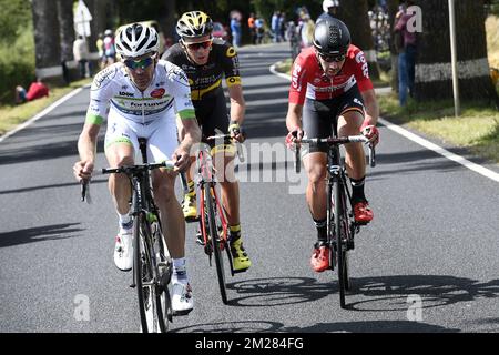 Français Pierre Luc Perichon de l'équipe fortuneo - Oscaro, français Lilian Calmejane de Direct Energie et belge Thomas de Gendt de Lotto Soudal photographié en action pendant la troisième étape de l'édition 104th de la course cycliste Tour de France, à 212,5 km de Verviers, Belgique à Longwy, France, Lundi 03 juillet 2017. Le Tour de France de cette année a lieu du 1er juillet à 23 juillet. BELGA PHOTO YORICK JANSENS Banque D'Images