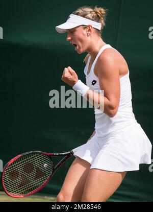 Belge Yanina Wickmayer célèbre après avoir remporté un premier tour de singles pour dames entre Belge Yanina Wickmayer (WTA 95) et Ukrainien Katerina Bondarenko (WTA 111) au tournoi de tennis Grand Chelem de Wimbledon au All England tennis Club, dans le sud-ouest de Londres, en Grande-Bretagne, le mardi 04 juillet 2017. BELGA PHOTO BENOIT DOPPAGNE Banque D'Images