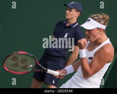 Belge Yanina Wickmayer célèbre après avoir remporté un premier tour de singles pour dames entre Belge Yanina Wickmayer (WTA 95) et Ukrainien Katerina Bondarenko (WTA 111) au tournoi de tennis Grand Chelem de Wimbledon au All England tennis Club, dans le sud-ouest de Londres, en Grande-Bretagne, le mardi 04 juillet 2017. BELGA PHOTO BENOIT DOPPAGNE Banque D'Images