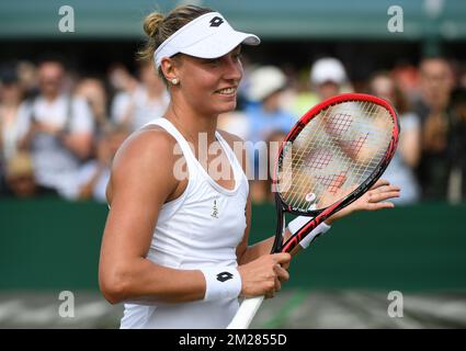 Belge Yanina Wickmayer célèbre après avoir remporté un premier tour de singles pour dames entre Belge Yanina Wickmayer (WTA 95) et Ukrainien Katerina Bondarenko (WTA 111) au tournoi de tennis Grand Chelem de Wimbledon au All England tennis Club, dans le sud-ouest de Londres, en Grande-Bretagne, le mardi 04 juillet 2017. BELGA PHOTO BENOIT DOPPAGNE Banque D'Images