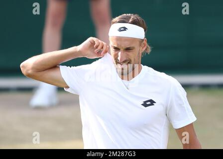 Belge Ruben Bemelmans (ATP 124) photographié lors d'un match de tennis contre l'Afrique du Sud Kevin Anderson (ATP 42), lors du troisième tour des singles hommes au tournoi de tennis de Wimbledon au All England tennis Club, dans le sud-ouest de Londres, en Grande-Bretagne, le vendredi 07 juillet 2017. BELGA PHOTO BENOIT DOPPAGNE Banque D'Images