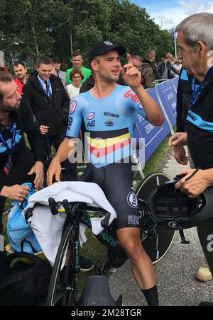 ATTENTION AUX ÉDITEURS - SMARTPHONE IMAGE - MEILLEURE QUALITÉ DISPONIBLE Médaille d'or du cycliste belge Victor Campenaerts vu à la course d'essai masculine aux championnats européens de cyclisme à Herning, Danemark, jeudi 03 août 2017. BELGA PHOTO ANN BRAECKMAN Banque D'Images