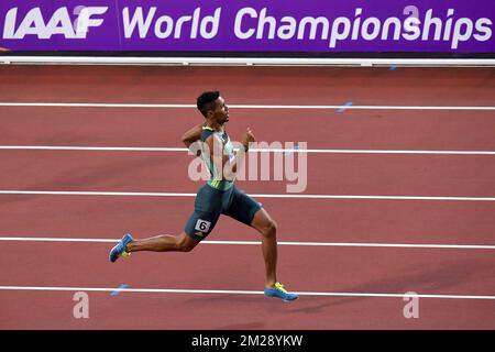 Wayde Van Niekerk, en Afrique du Sud, remporte la finale masculine 400m le cinquième jour des Championnats du monde 2017 de l'IAAF à Londres, Royaume-Uni, le mardi 08 août 2017. Les mondes ont lieu du 4 au 13 août. BELGA PHOTO DIRK WAEM Banque D'Images